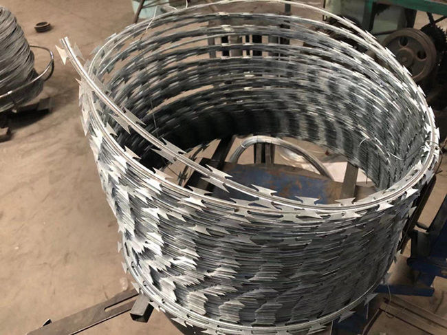 Recinto tagliente della prigione del punto 980mm dell'anti di salita di HBGB filo spinato del rasoio 0