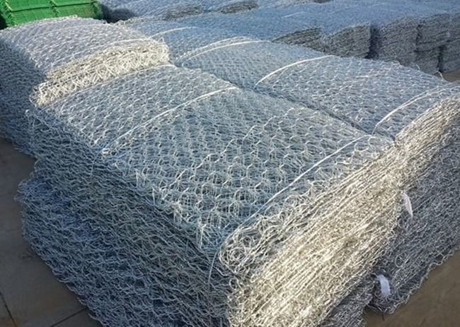 il PVC galvanizzato immerso caldo di 2x1x0.5m ha ricoperto il controllo delle inondazioni di verde della scatola del gabbione 2